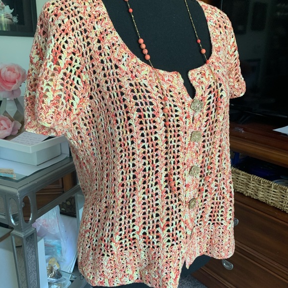 JH Collectibles button, crochet top - Picture 2 of 4